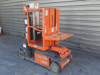 Navicella a gruppo di sollevamento verticale JLG TOUCAN DUO