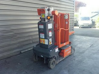 Navicella a gruppo di sollevamento verticale JLG TOUCAN DUO