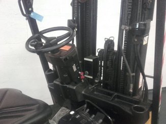 Carrello elevatore frontale a 4 ruote Caterpillar EP25K-PAC - 1