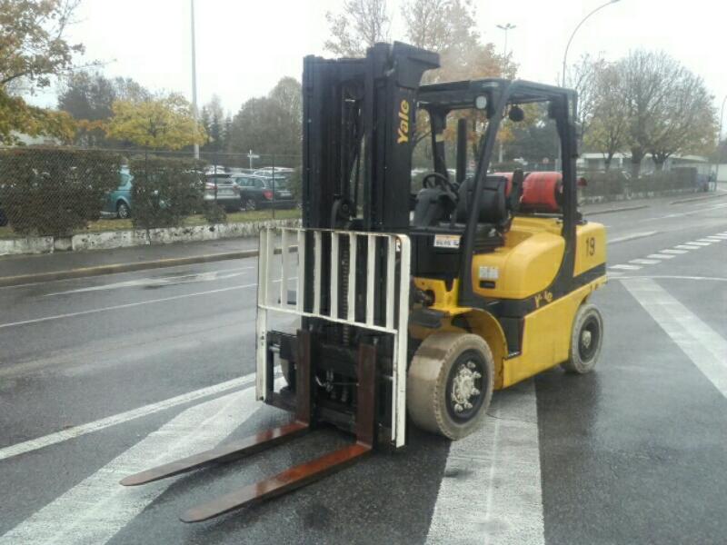 Carrello elevatore frontale a 4 ruote Yale GLP40 VX - 1