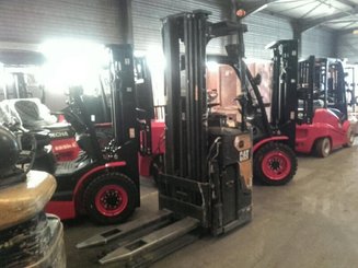 Stoccatori con pedana Caterpillar NSR16N