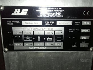 Navicella a gruppo di sollevamento verticale JLG TOUCAN DUO