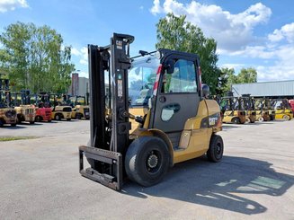 Carrello elevatore frontale a 4 ruote Caterpillar GP45N - 1
