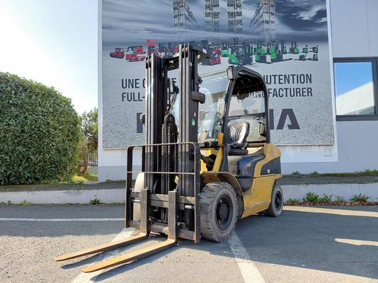 Carrello elevatore frontale a 4 ruote Caterpillar GP25N - 1