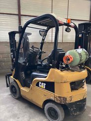 Carrello elevatore frontale a 4 ruote Caterpillar GP15N - 1