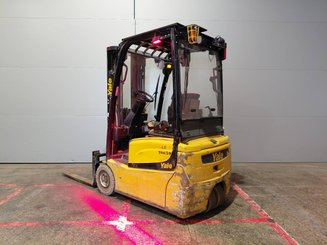 Carrello elevatore frontale a 3 ruote Yale ERP16VT SWB