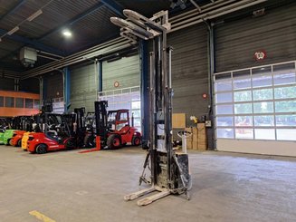 Stoccatori guida in accompagnamento Caterpillar NSP16N2