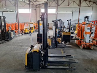 Stoccatori guida in accompagnamento Caterpillar NSP16NI
