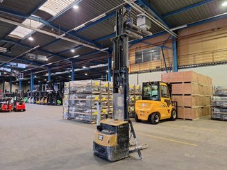 Stoccatori guida in accompagnamento Caterpillar NSP16N2