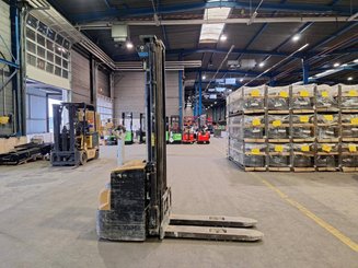 Stoccatori guida in accompagnamento Caterpillar NSP16N2