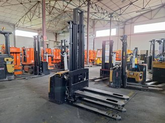 Stoccatori guida in accompagnamento Caterpillar NSP16NI