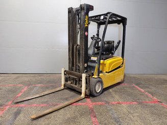 Carrello elevatore frontale a 3 ruote Yale ERP18VT - 1