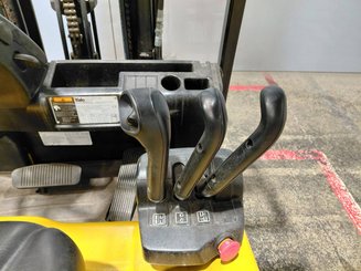 Carrello elevatore frontale a 3 ruote Yale ERP15VC - 8