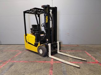 Carrello elevatore frontale a 3 ruote Yale ERP15VC - 1