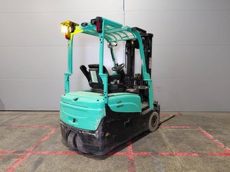 Carrello elevatore frontale a 3 ruote Yale ERP16VTLWB - 3