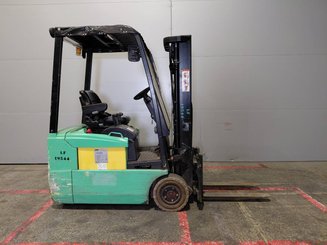 Carrello elevatore frontale a 3 ruote Yale ERP16 ATF - 5