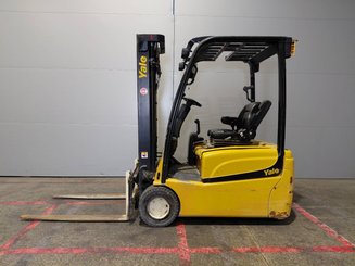 Carrello elevatore frontale a 3 ruote Yale ERP18VT - 4