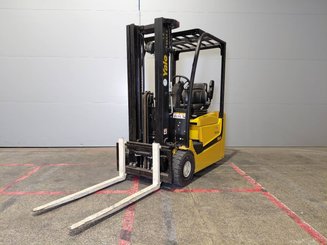 Carrello elevatore frontale a 3 ruote Yale ERP15VC