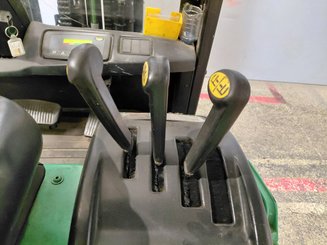 Carrello elevatore frontale a 3 ruote Yale ERP16 ATF