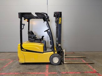 Carrello elevatore frontale a 3 ruote Yale ERP18VT