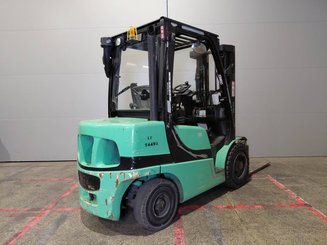Carrello elevatore frontale a 4 ruote Yale GDP30VX