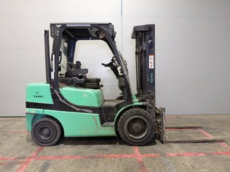 Carrello elevatore frontale a 4 ruote Yale GDP30VX