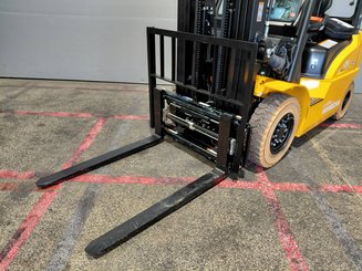 Carrello elevatore frontale a 4 ruote Hangcha XE25Hi ( CPD25-XEY2H2-SI )