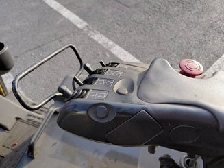Carrello elevatore frontale a 3 ruote Caterpillar EP18NT
