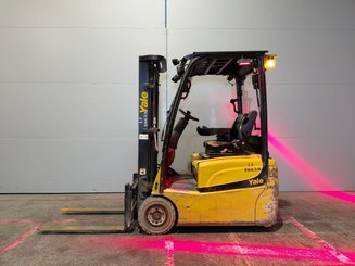 Carrello elevatore frontale a 3 ruote Yale ERP16VT SWB