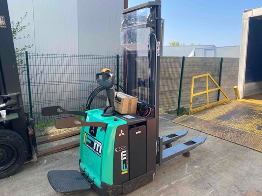 Stoccatori con piattaforma Mitsubishi SBV12P - 1