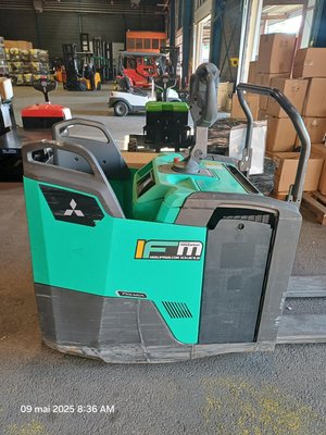 Transpallet con pedana Mitsubishi PBF25N3R MITSUBISHI - 1