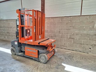 Navicella a gruppo di sollevamento verticale JLG TOUCAN DUO