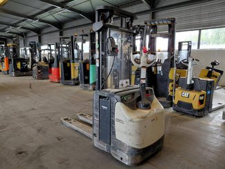 Stoccatori guida in accompagnamento Crown ESI4000-12 - 1