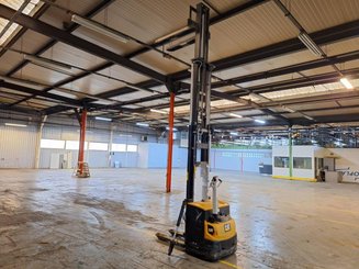 Stoccatori guida in accompagnamento Caterpillar NSP16N2