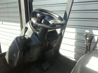Carrello elevatore frontale a 4 ruote Fenwick E40P