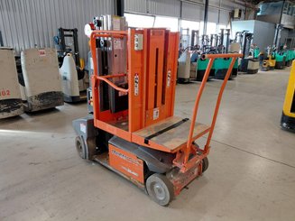 Navicella a gruppo di sollevamento verticale JLG TOUCAN DUO