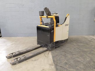Transpallet con pedana Crown WT3040 - 2