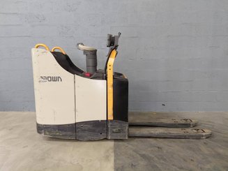 Transpallet con pedana Crown WT3040 - 3