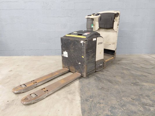 Transpallet con pedana Crown WT3040 2.00 - 1