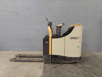 Transpallet con pedana Crown WT3040 - 4