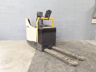 Transpallet con pedana Crown WT3040 - 1