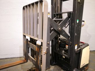Carrello stoccatore a razze larghe Crown SHR5520-1.3