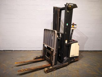 Carrello stoccatore a razze larghe Crown SHR5520-1.3