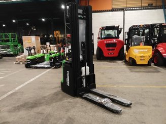 Stoccatori guida in accompagnamento Hangcha CDD16-XT1-SI