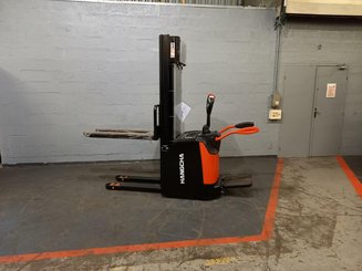 Stoccatori con piattaforma Hangcha CDD20 AZ3S