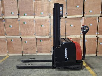 Stoccatori guida in accompagnamento Hangcha CDD16-AC1-L