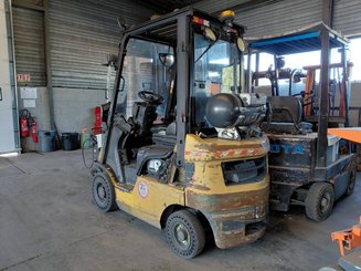Carrello elevatore frontale a 4 ruote Caterpillar GP18NTD - 1