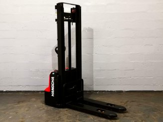 Stoccatori guida in accompagnamento Hangcha CDD10-AMC1-SZ