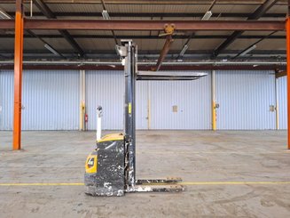 Stoccatori guida in accompagnamento Caterpillar NSP16N2