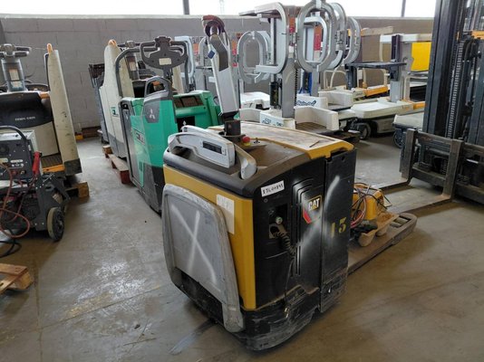 Transpallet con pedana Caterpillar NPV20N - 1